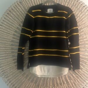 Vintage urban outfitters sweater with faux thermal derail.  Size Med